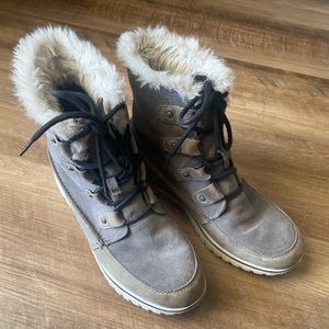 Sorel winter waterproof boots. Grey with fur. Size 9.5 women’s
